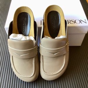 NWT - J W Anderson Leather Slide on Mule (beige, 5B)